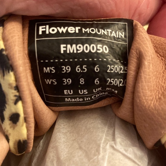 Flower Mountain Washi Sneakers NIB NWT Size 8 | Fits 8.5–9 Colorful Animal Print - Picture 9 of 9